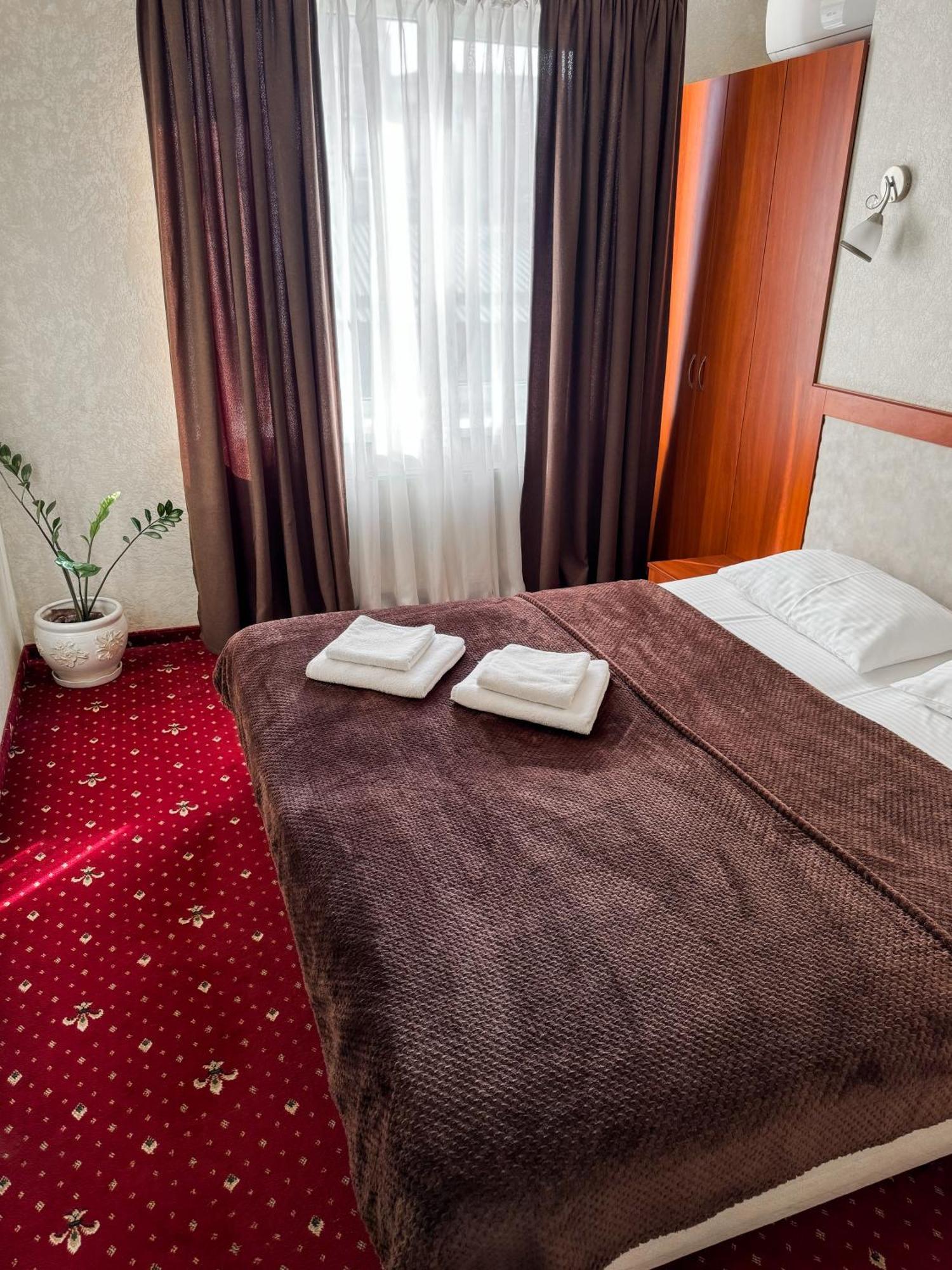 Apartments Deluxe Ivano Frankivsk Bagian luar foto