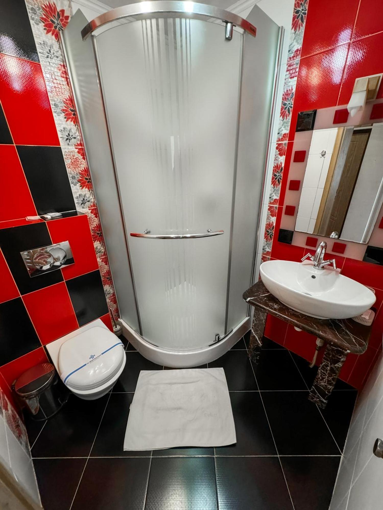 Apartments Deluxe Ivano Frankivsk Bagian luar foto