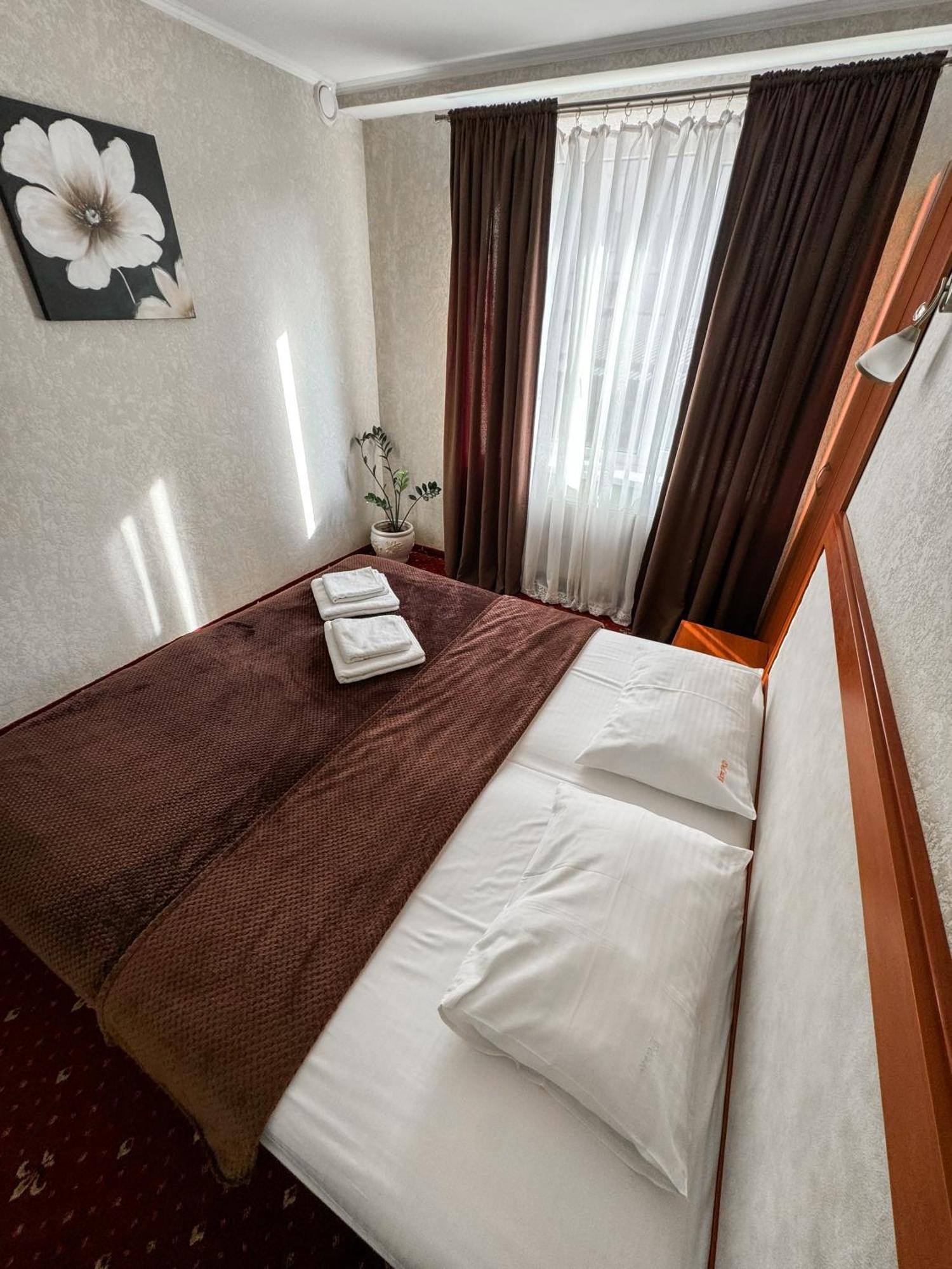 Apartments Deluxe Ivano Frankivsk Bagian luar foto
