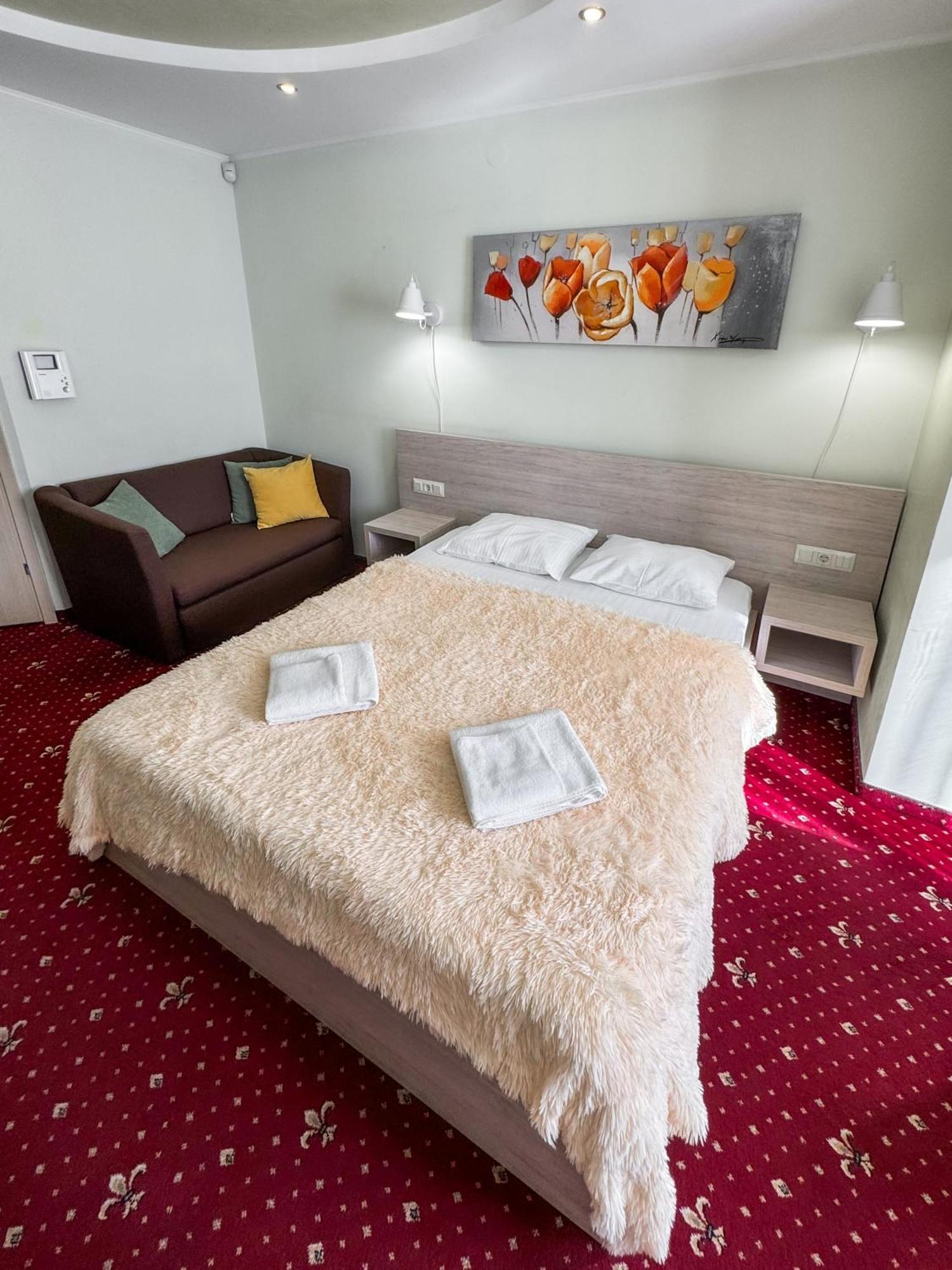 Apartments Deluxe Ivano Frankivsk Bagian luar foto