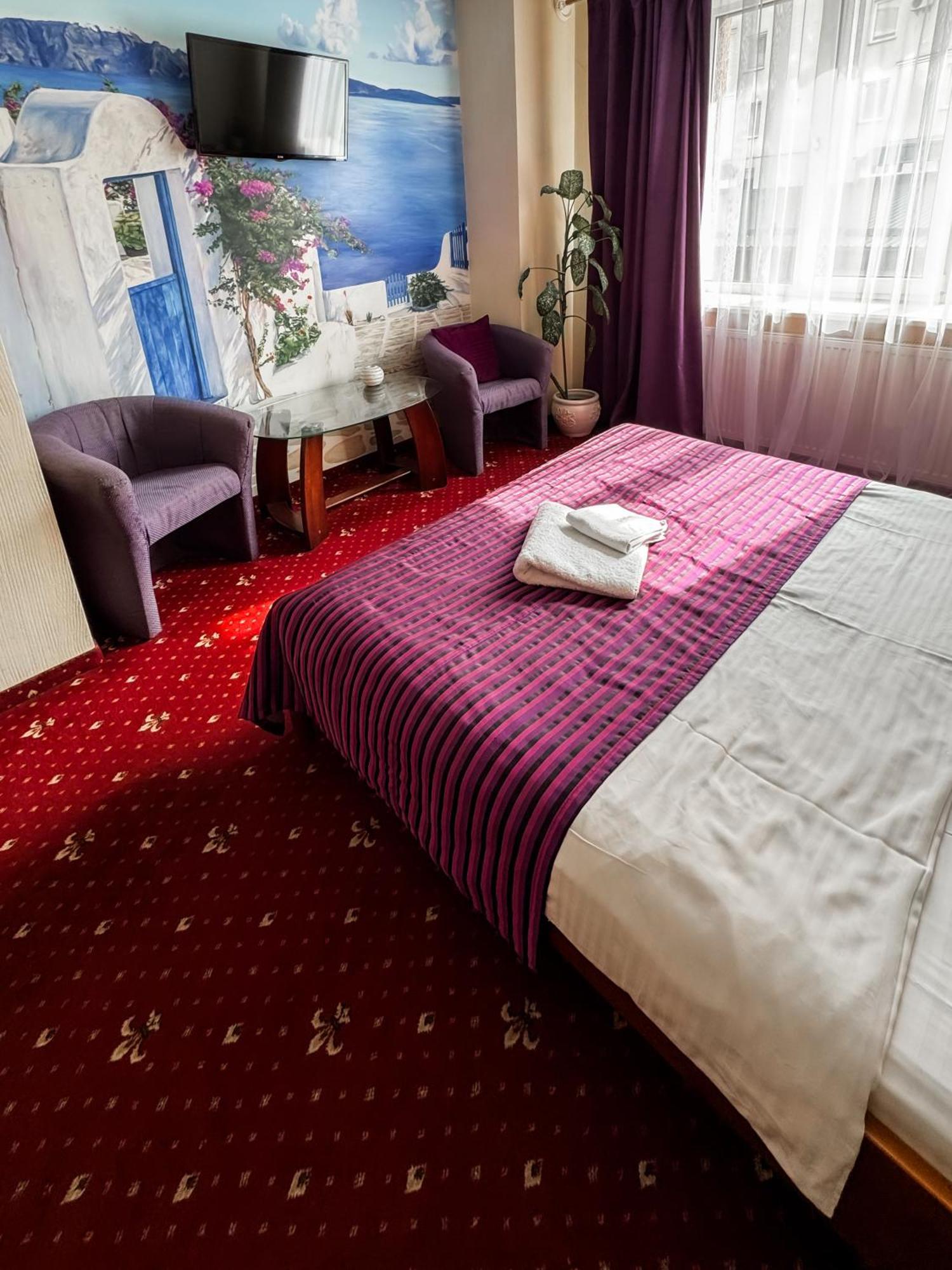 Apartments Deluxe Ivano Frankivsk Bagian luar foto