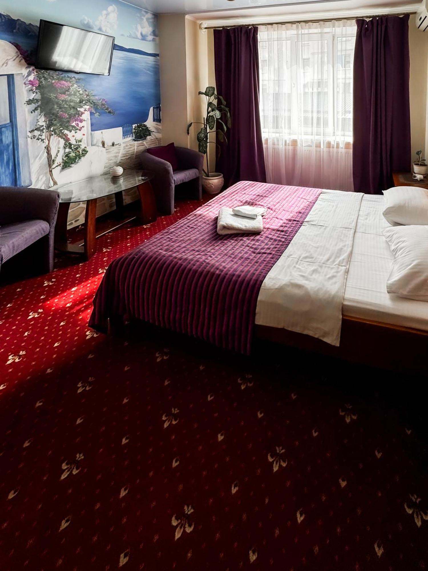 Apartments Deluxe Ivano Frankivsk Bagian luar foto