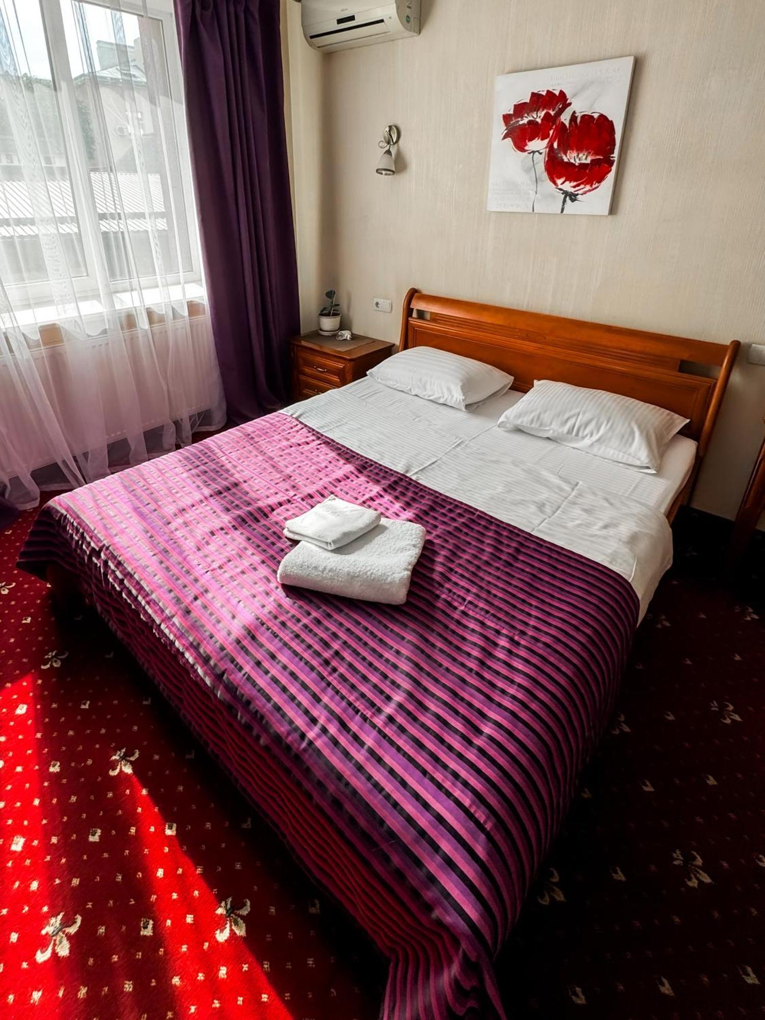 Apartments Deluxe Ivano Frankivsk Bagian luar foto
