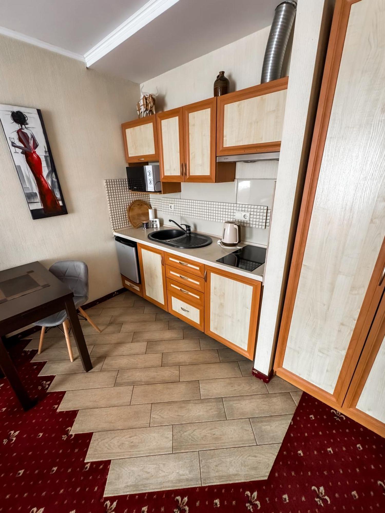 Apartments Deluxe Ivano Frankivsk Bagian luar foto